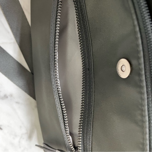 Baggallini Julie Slim crossbody bag. - Picture 7 of 16